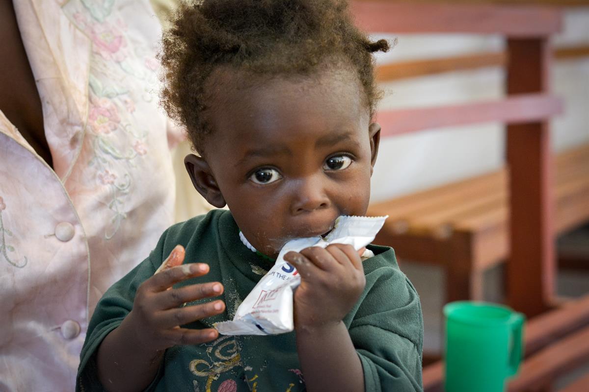 World  Vision  arbeitet  in  233  Gesundheitsstationen und 6 Spitälern, um unterernährte Kinder zu versorgen. Juliana war eines von ihnen.