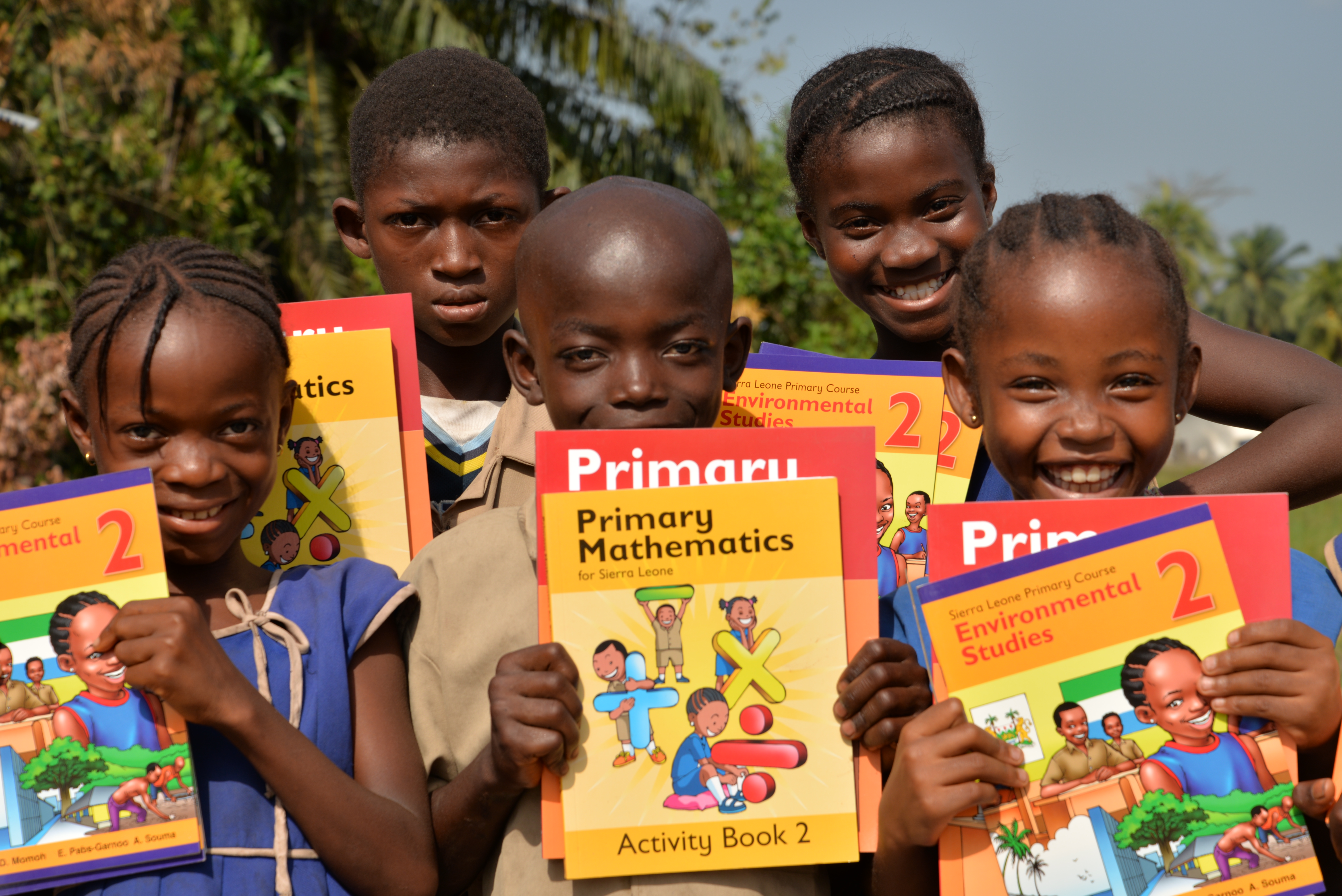 World Vision unterstützt 58.000 Patenkinder mit Lernmaterialen.