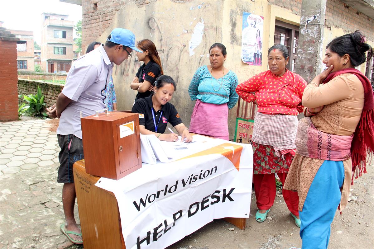 Auch 6 Monate nach dem schweren Erdbeben in Nepal leistet World Vision Hilfe vor Ort.